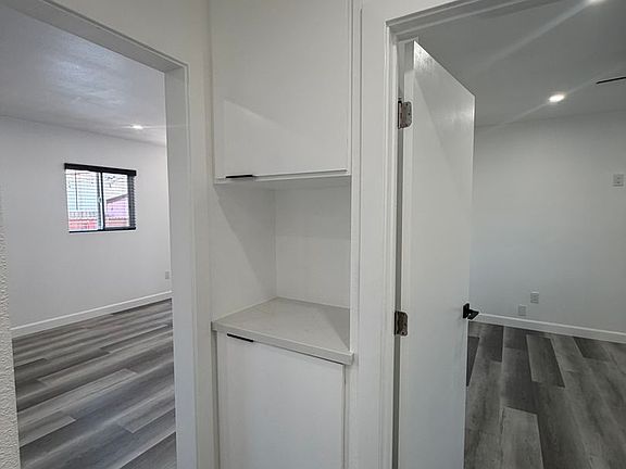 5th image of 15512 S White Ave
