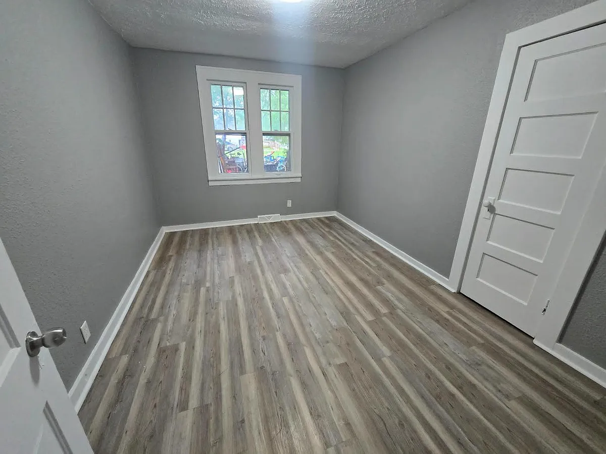 Unit Photo - 411 N Madison St