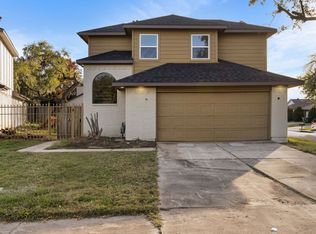 2100 Rose Cliff Ln, Carrollton, TX 75007