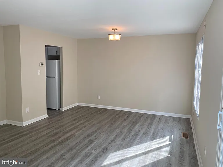 2804 Cambridge Dr — Photo 8
