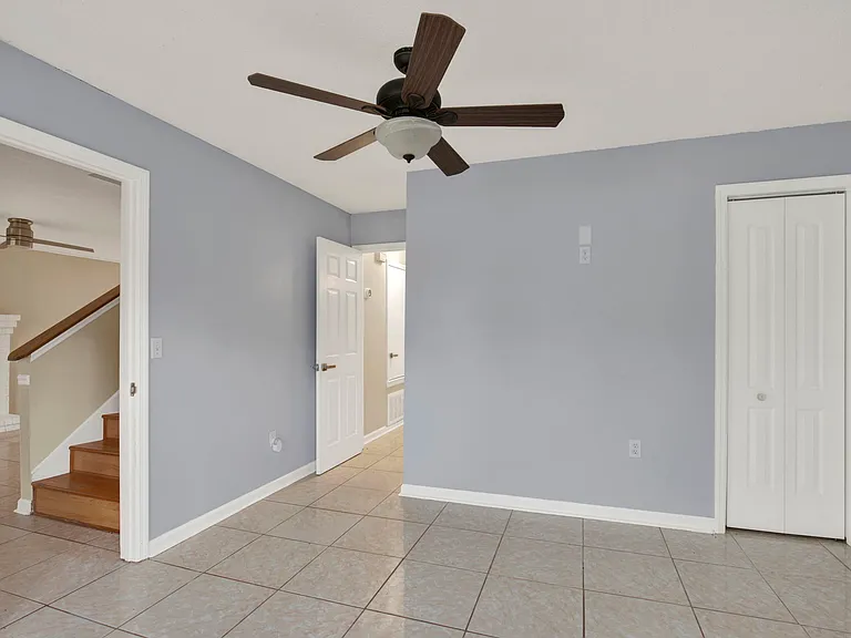 128 Saint Ives Dr — Photo 21