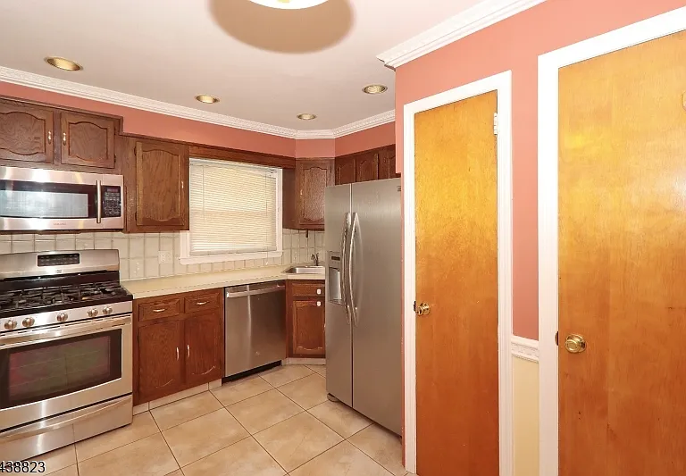 2515 Jackson Ave — Photo 21