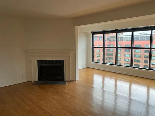 1021 Arlington Blvd Photo 1