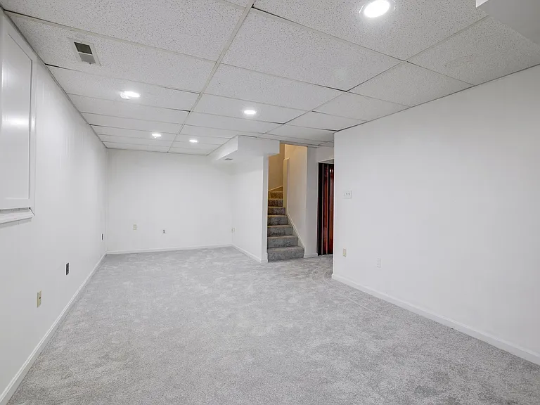 9823 Saint Cloud Ct — Photo 38