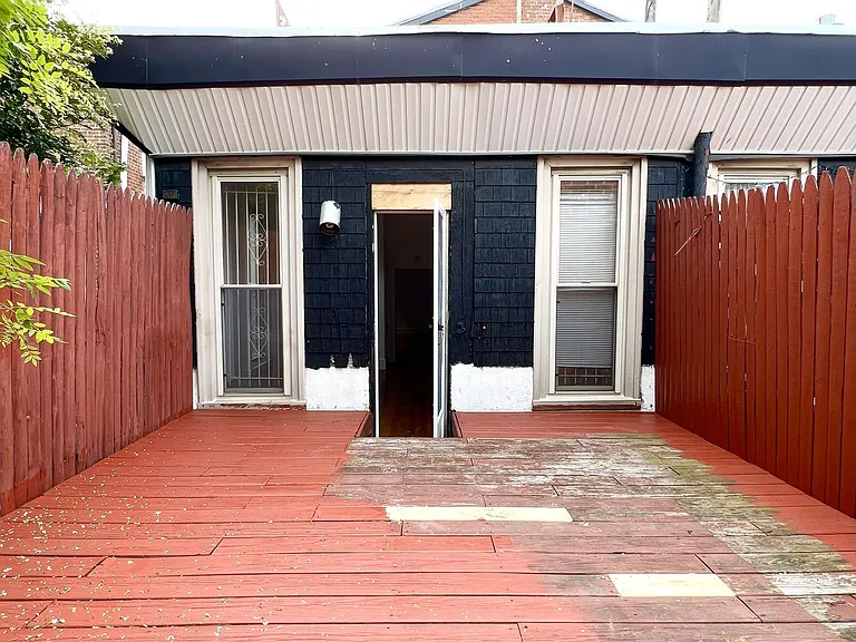 402 S 9th St — Photo 11