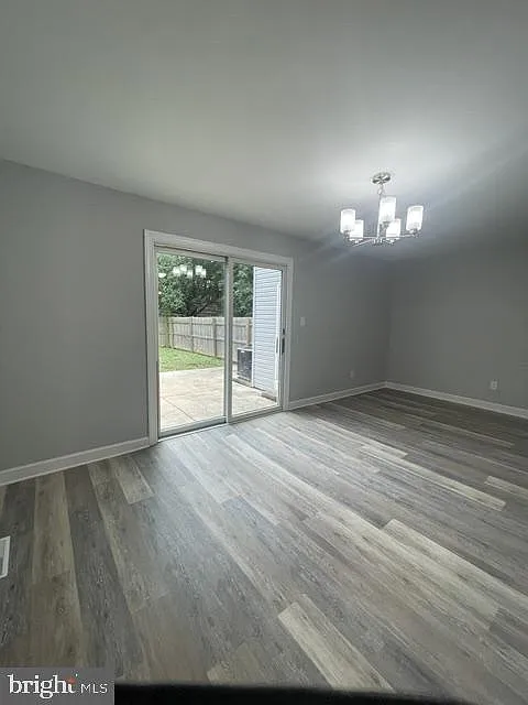 3 bed, 1.5 bath, 1300 sqft, $1,895 — Photo 2