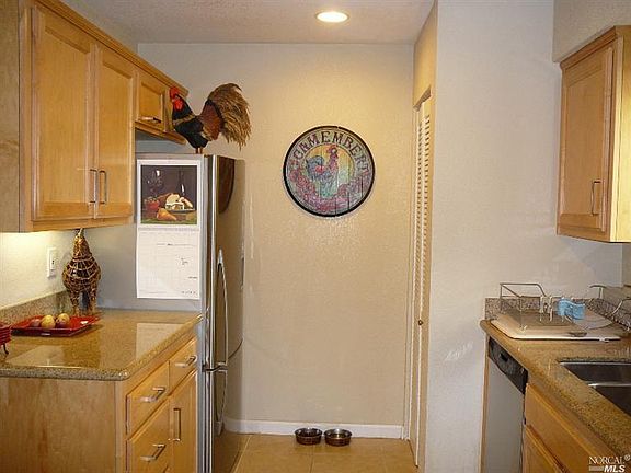 4th image of 214 Foss Creek Cir APT C
