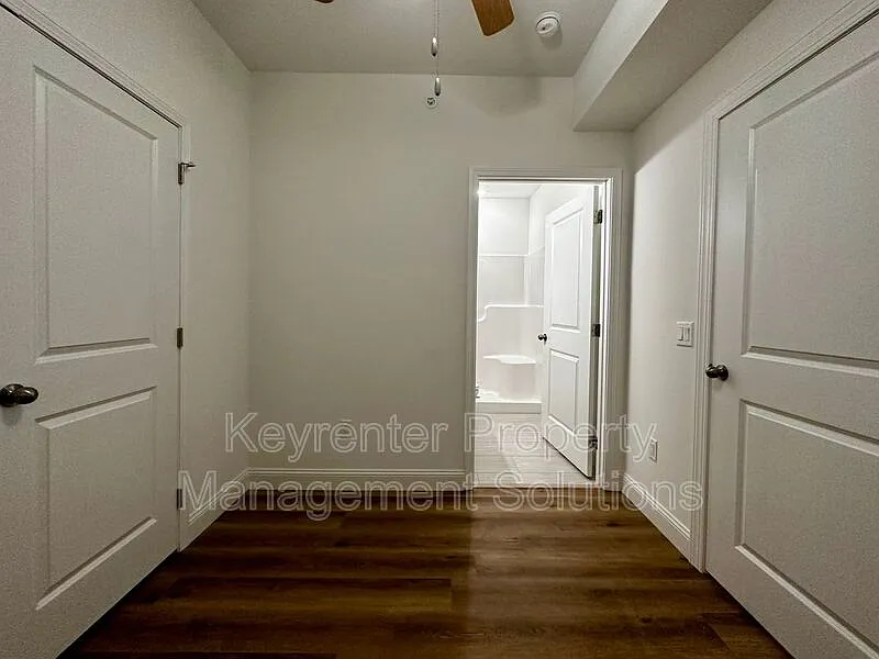 2 bed, 2.5 bath, 910 sqft, $1,495 — Photo 4
