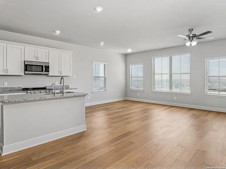 7146 Magnolia Vlg #202 — Photo 12