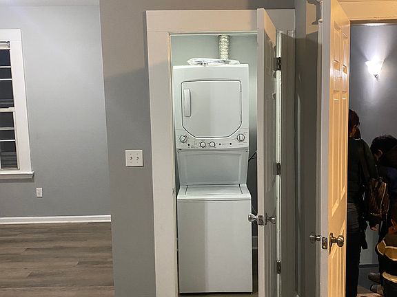 2nd image of 285 Virginia Ave Floor 2
