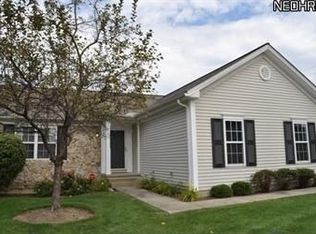 8762 Stuart Ln, Northfield, OH 44067