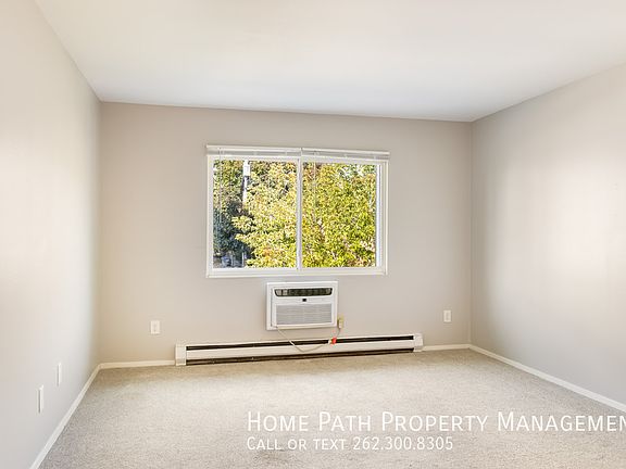 4th image of 2310 E Webster Pl #201