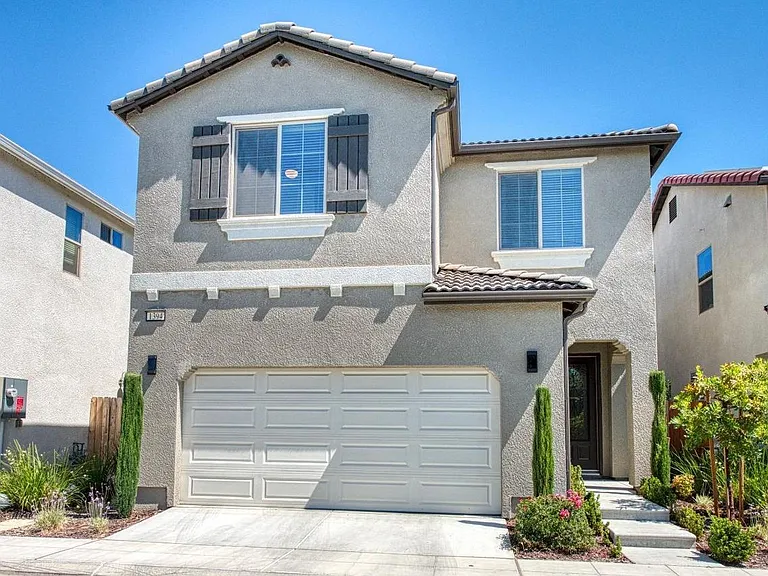 1394 E Via Dorata Way — Photo 3