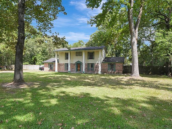 2nd image of 15255 Conroe Dr