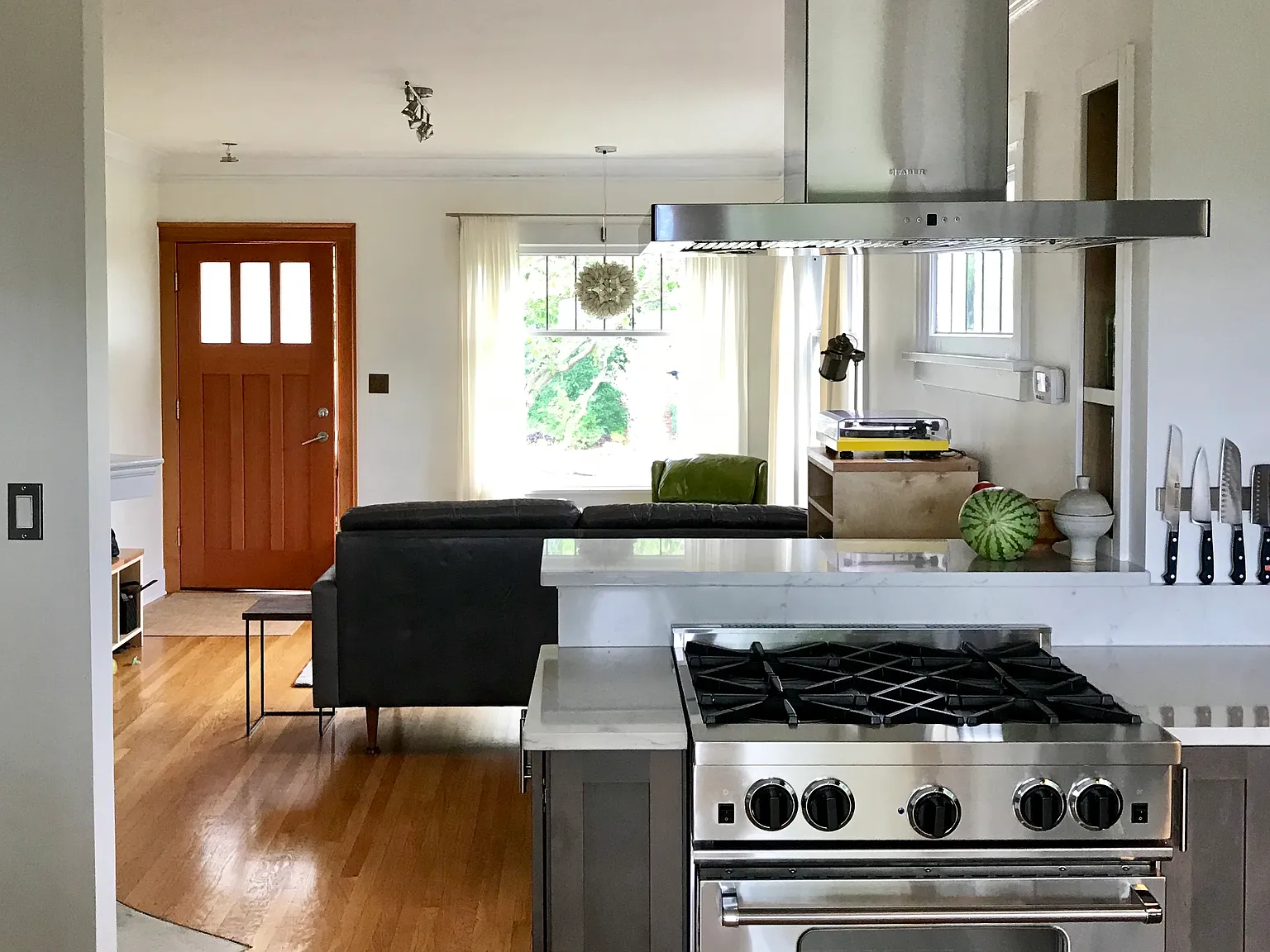 2 bed, 1400 sqft, $3,900 — Photo 4