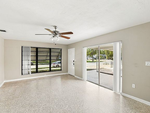 4th image of 19101 SW 89th Ct