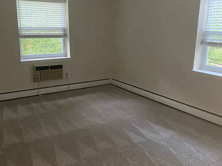 Pembroke Apartments — Photo 51