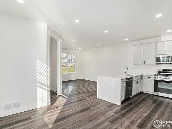 5th image of 5021 Zamara St