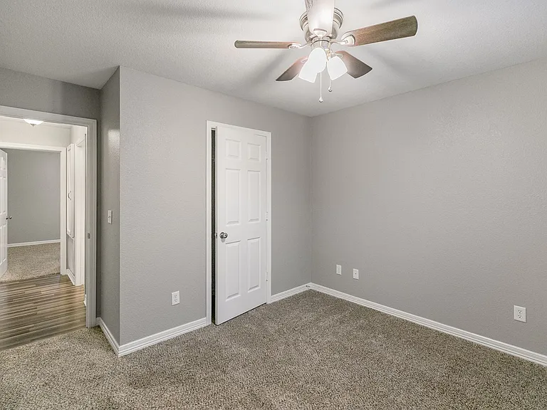 32 Kendal Dr — Photo 21