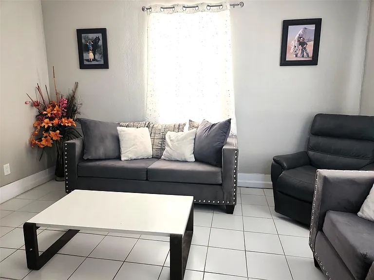 2605 Avenue Q — Photo 5