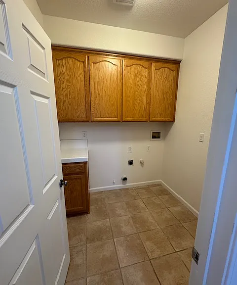 1596 Queensland Ave — Photo 15