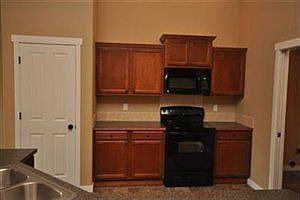 4th image of 2121 Stillwater Ave