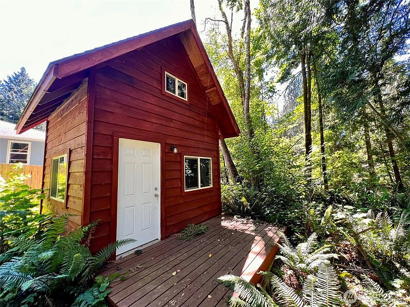 3rd image of 158 Tyee Drive