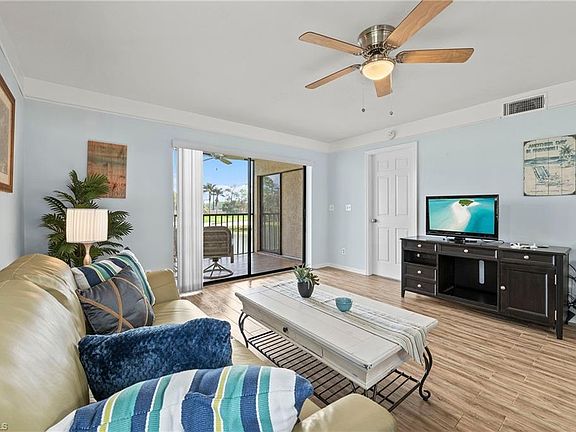 4th image of 7360 Saint Ives WAY #2201