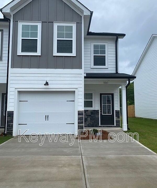 1st image of 1061 Linsmore Ave