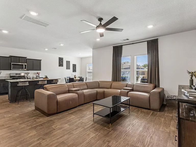 343 Sickle Loop — Photo 9