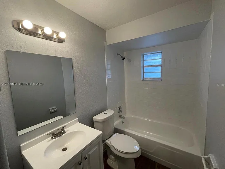 504 Rosland Dr #504 — Photo 6