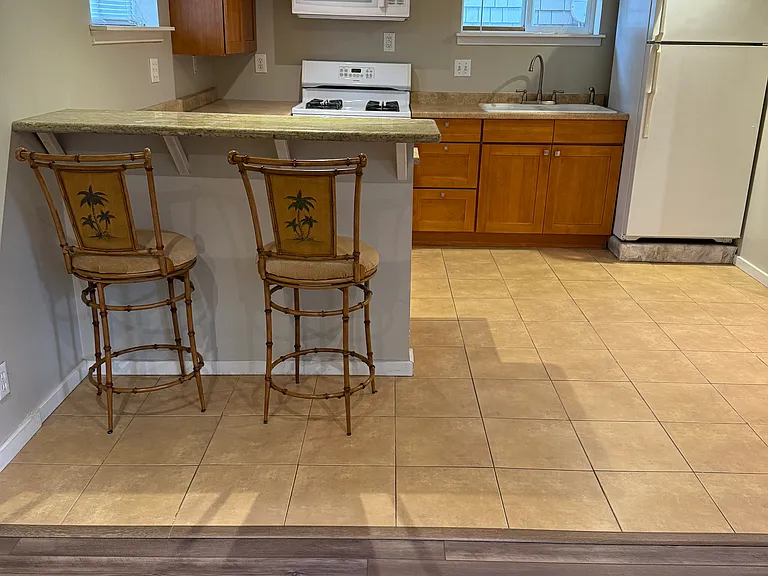 519 W McGraw St #B — Photo 12