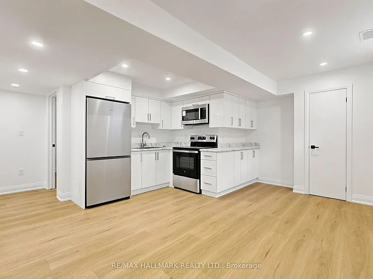 2205 Victoria Park Ave #BASEMENT — Photo 6