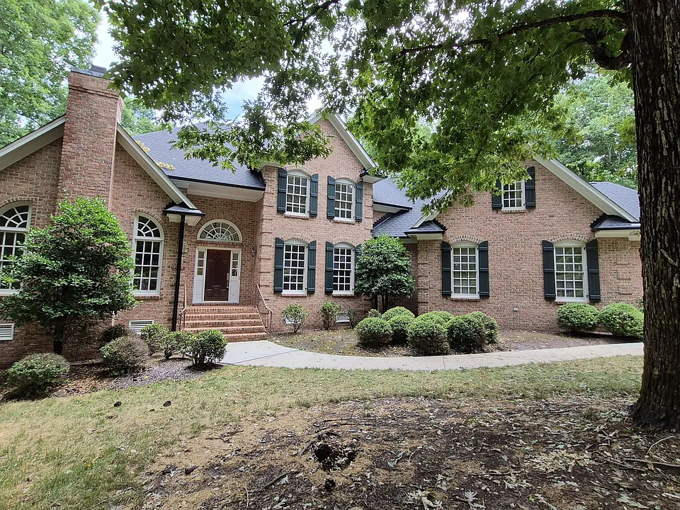 4413 Turnberry Cir