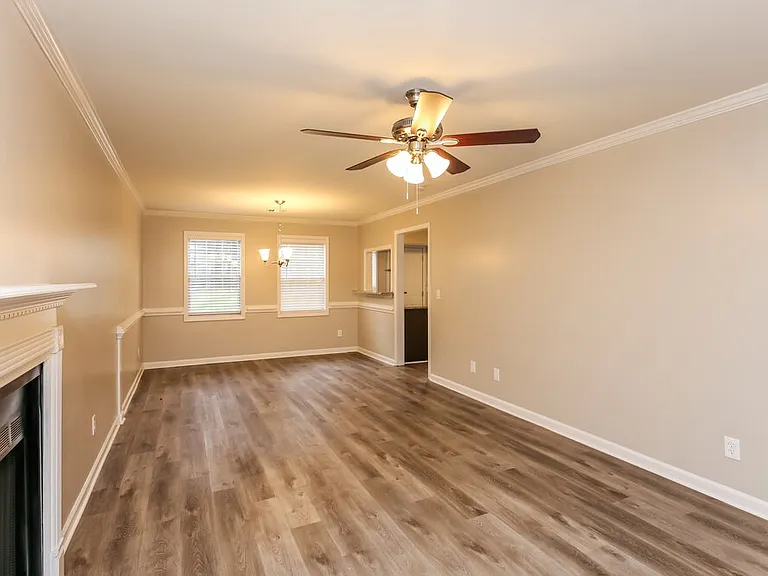 1421 Steve Ct — Photo 5