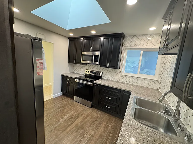 1126 Steinway Ave — Photo 9