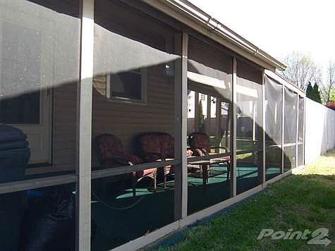 Screened in porch