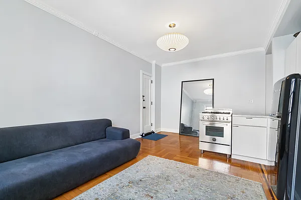 Rented by Avi Nash Associates | media 6