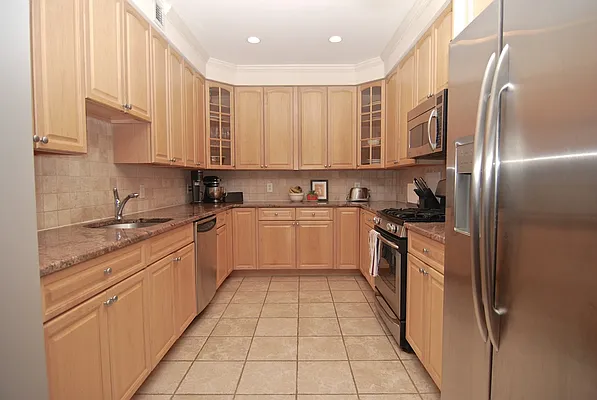 Sold by Urban Luxe | media 4