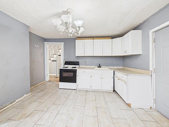 3rd image of 1113 18th St