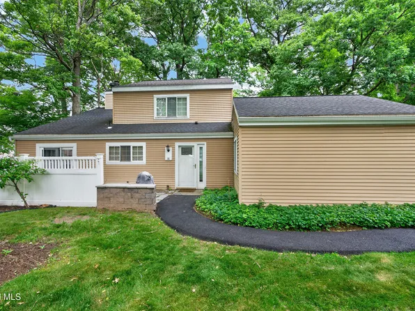 18 Willow Drive, Delmar, NY 12054