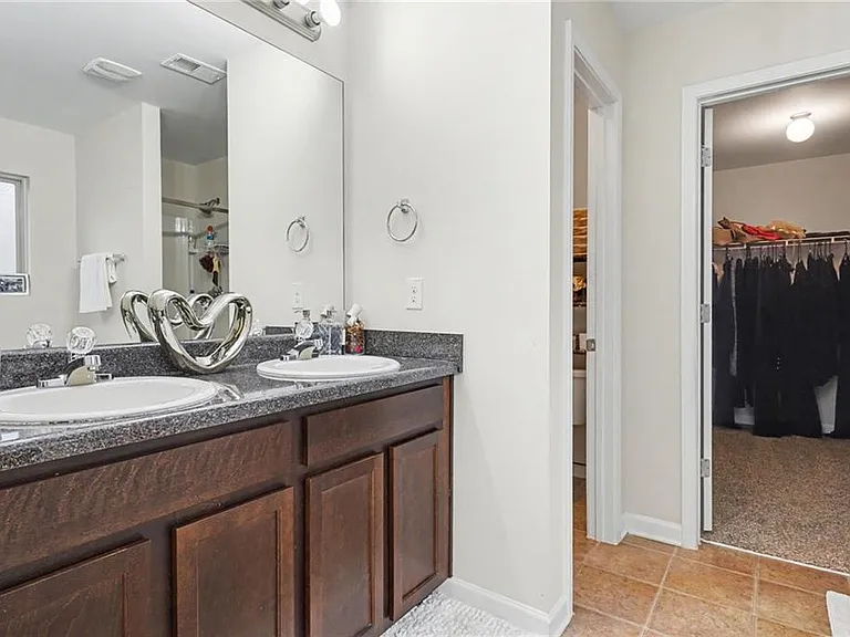 1241 England Ter — Photo 11