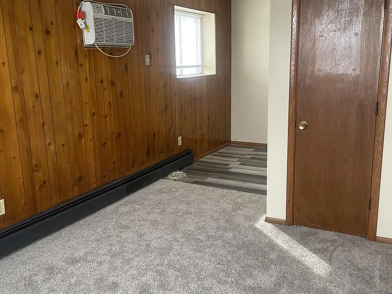 464 Pullman Ave — Photo 5