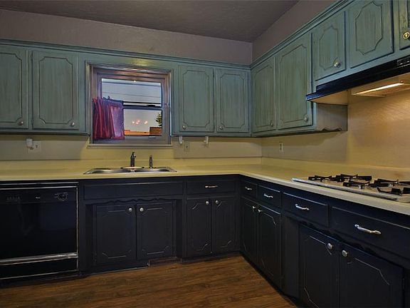 3rd image of 117 Elwood Dr