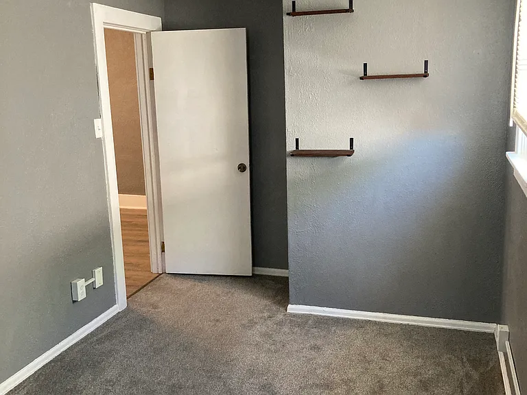 205 Cottonwood St — Photo 7