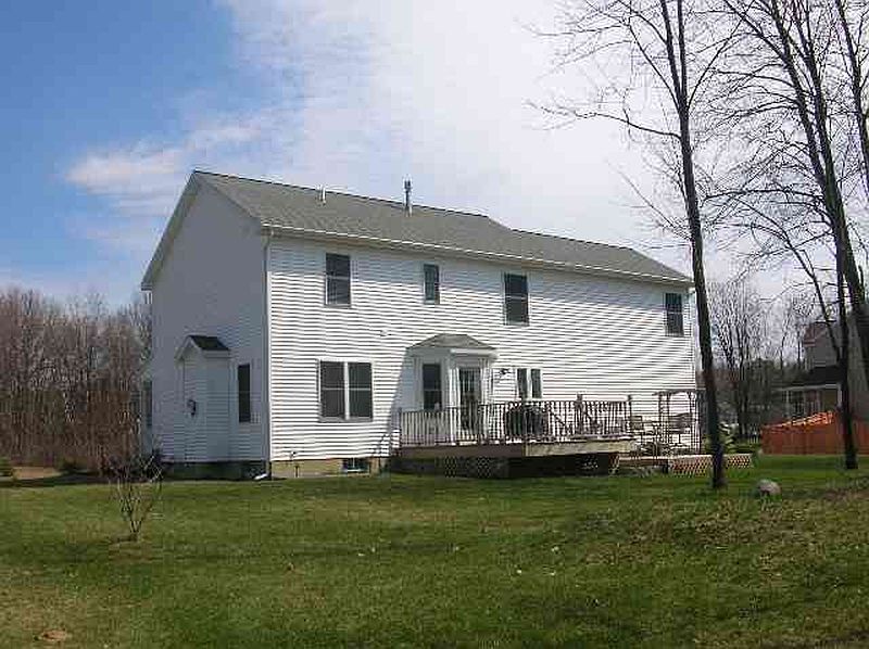 3rd image of 6 HENDRICK HUDSON Way