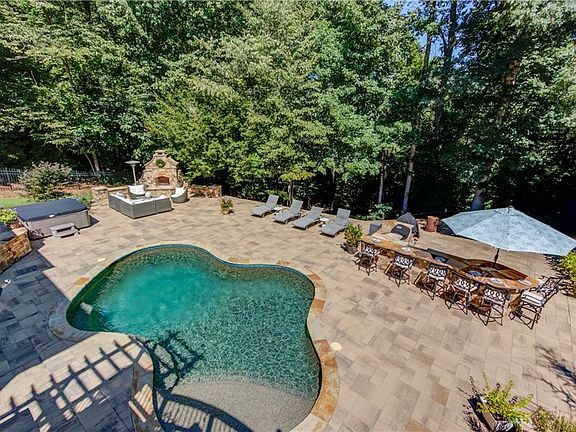 3rd image of 4768 Ardmore Ln