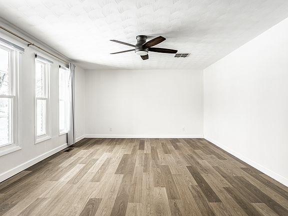 3rd image of 6709 Jackson St