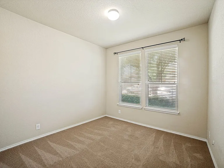 6818 Fort Bnd — Photo 15