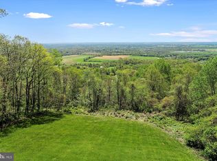 2530 Sky Top Trl, Dover, PA